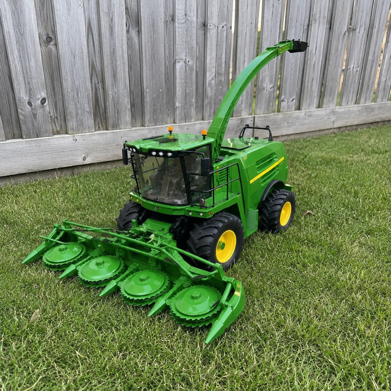 🚜 Remote Control Combine Harvester Lawn Mower with Functional Grass Cutting and Side Discharge
