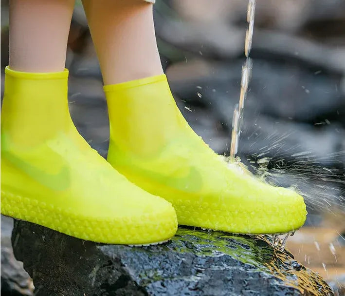 🔥 Stop Soaked Sneakers! Heavy-Duty Rain Shoe Covers – Anti-Slip & Fold Into Your Bag 🌧️