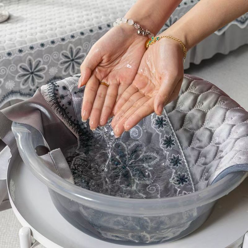 Water resistant sofa cover fabric
