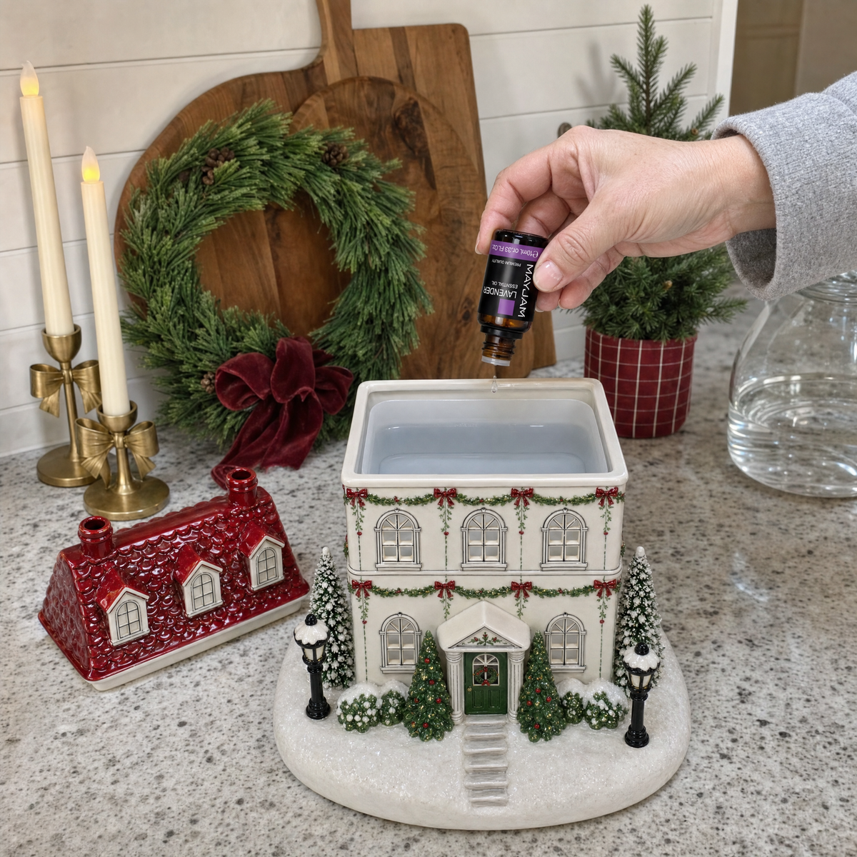 🎄 Light-Up Christmas House Diffuser – Cozy Mist, Warm Glow & Holiday Magic ✨🏠