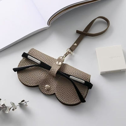 😎🕶️ Protect Your Eyewear in Style – Premium Leather Glasses Case ✨👝