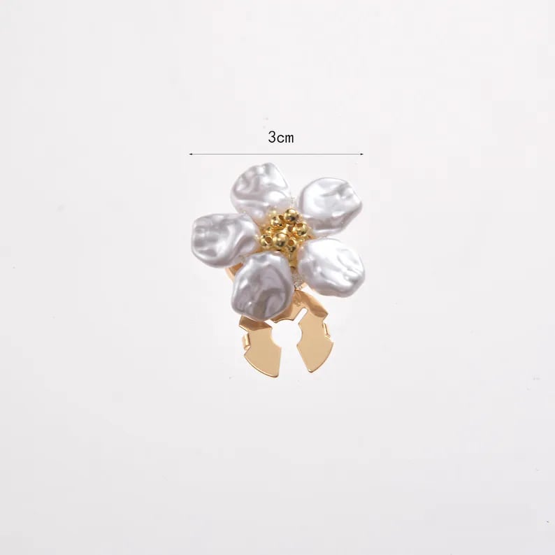 Approximately 3 cm pearl flower button cover